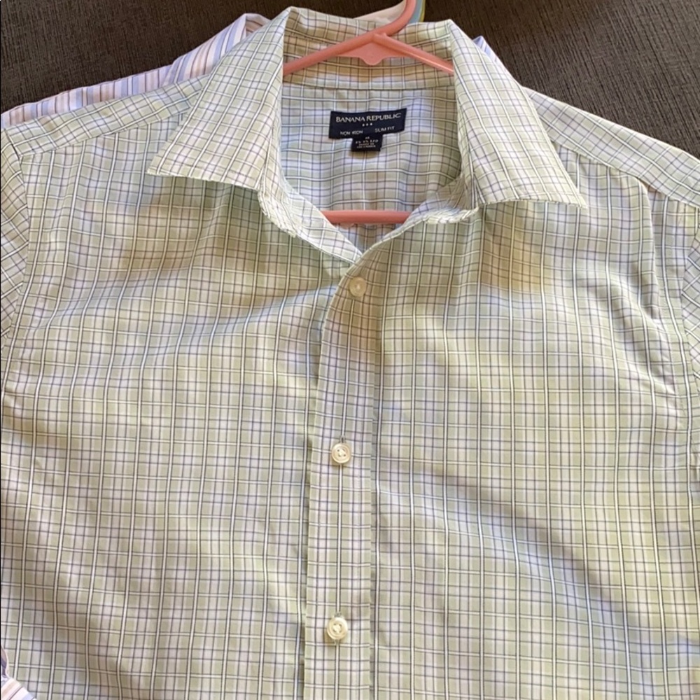 Bundle of Banana Republic Dress Shirts Size Medium